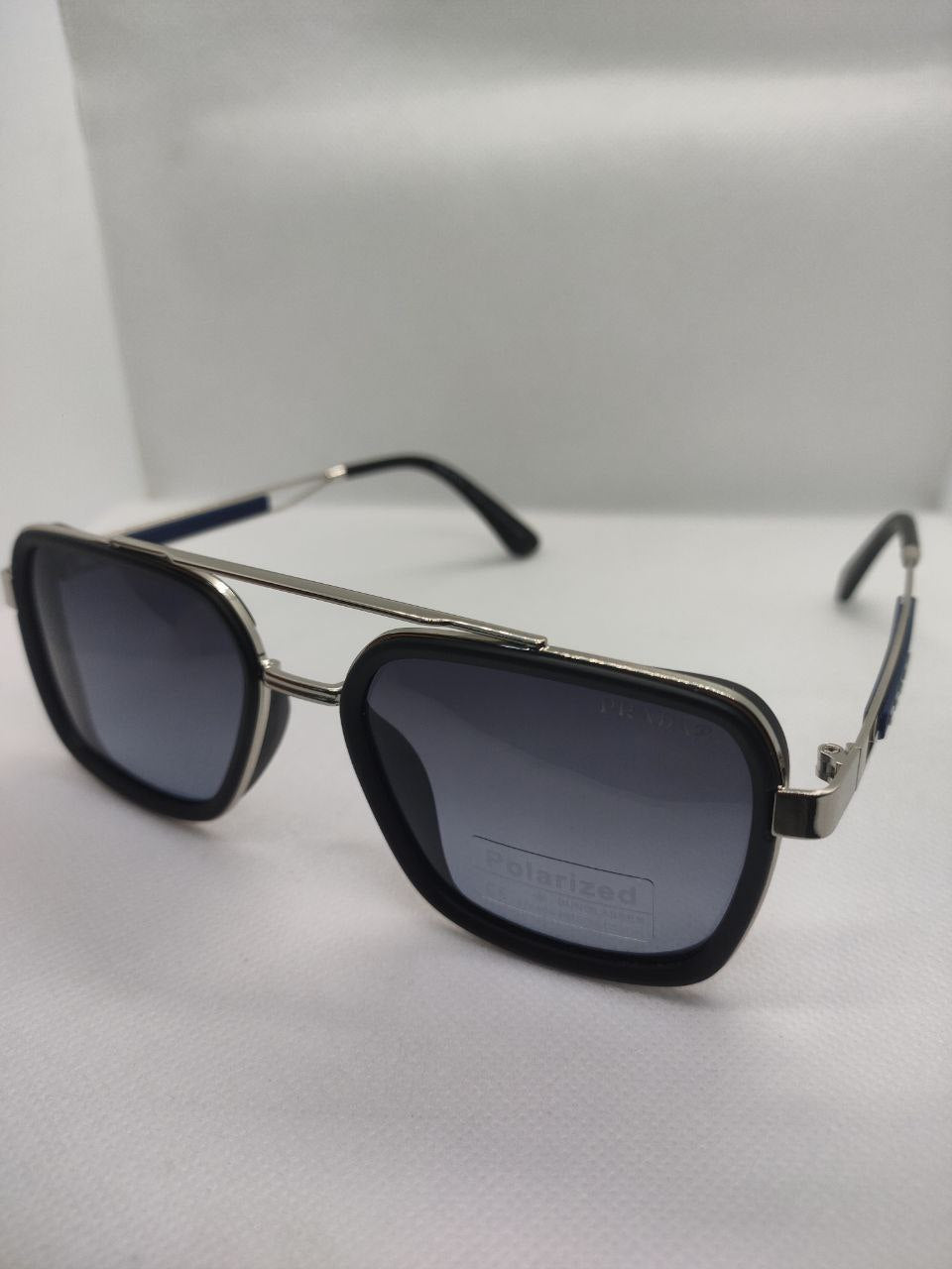 نظارة  برادا  خامة ممتازة بالجراب احدث موديل