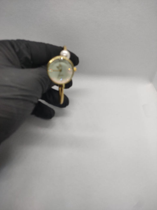 ساعه انسيال حريمي لون ثابت