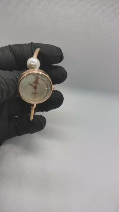 ساعه انسيال حريمي لون ثابت